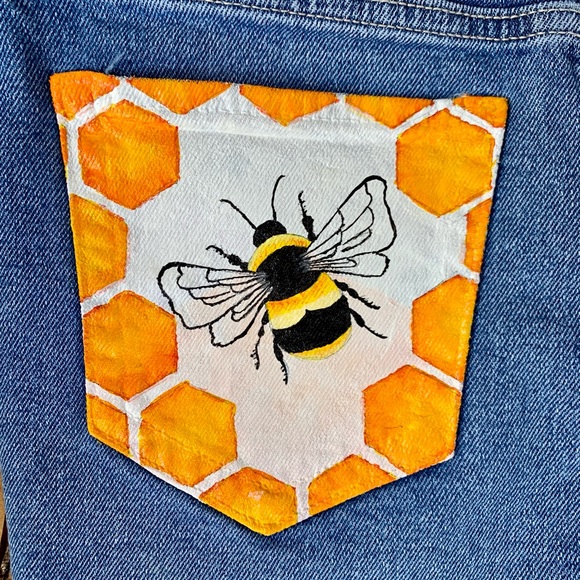 Hand painted bumble bee custom shorts - Picture 2 of 3